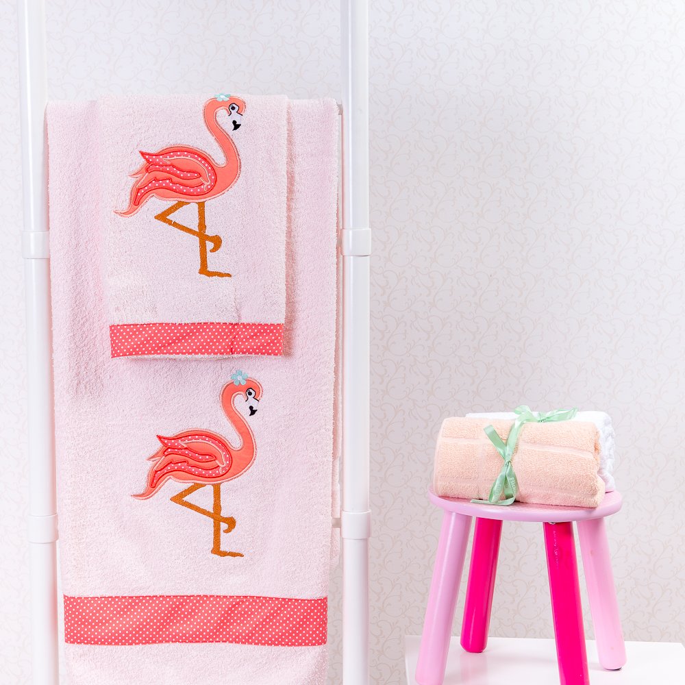 beautiful ideas to decorate with flamingos 5