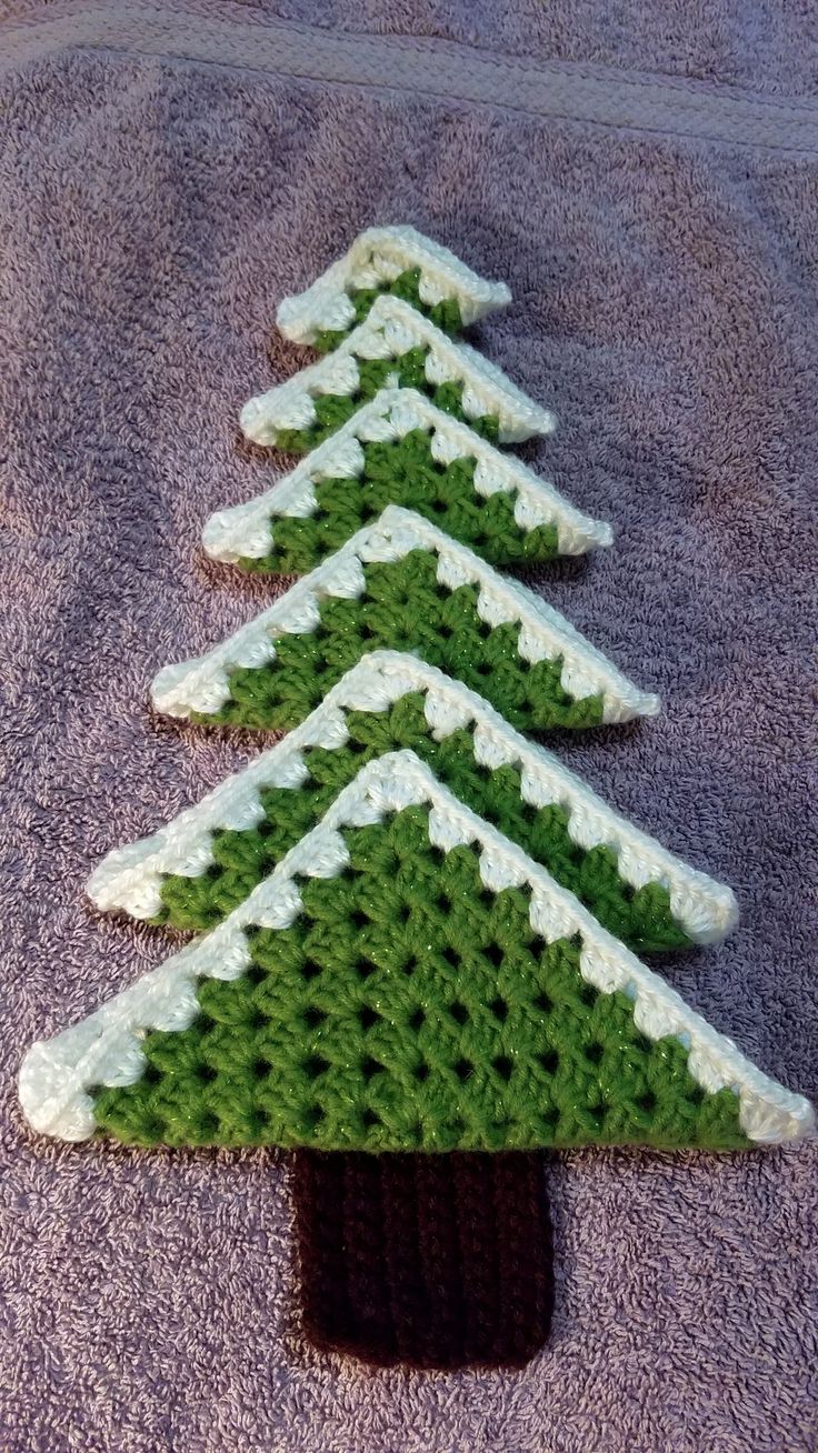 crochet christmas tree with granny squares 1