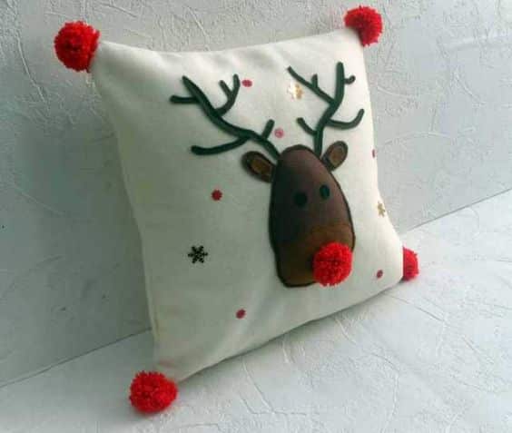 diy christmas pillow ideas 5