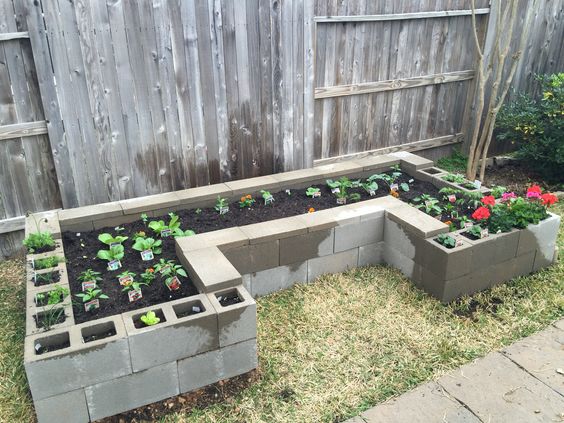 diy small garden beds with concrete blocks 1