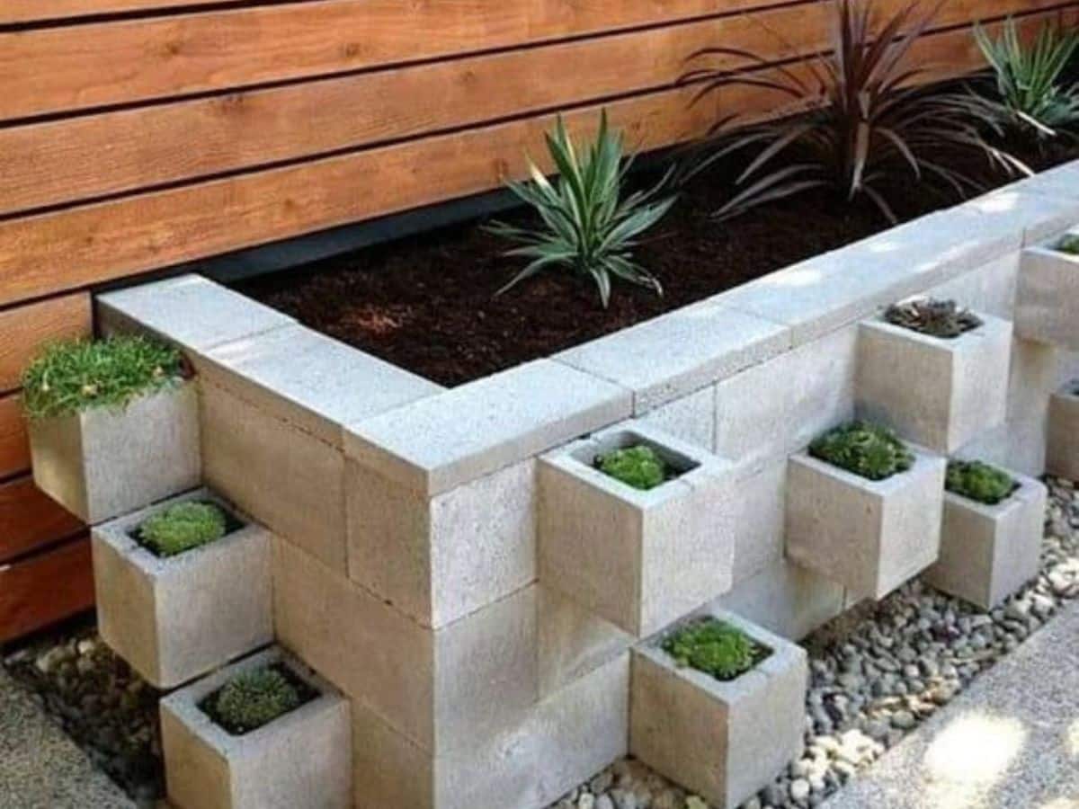 diy small garden beds with concrete blocks 11