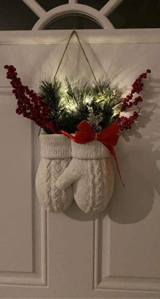 ideas for decorating the door at christmas 2