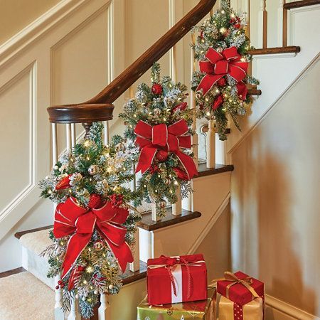 ideas for decorating the stairs for christmas 15