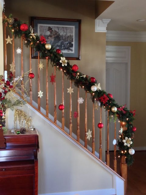 ideas for decorating the stairs for christmas 7