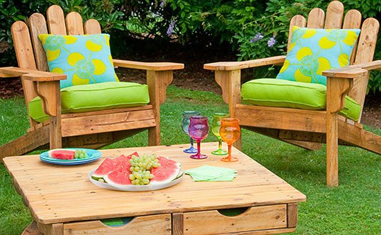 outdoor furniture with pallets