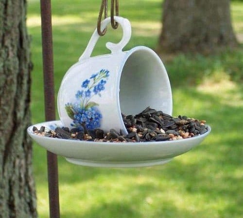 recycled cup bird feeder