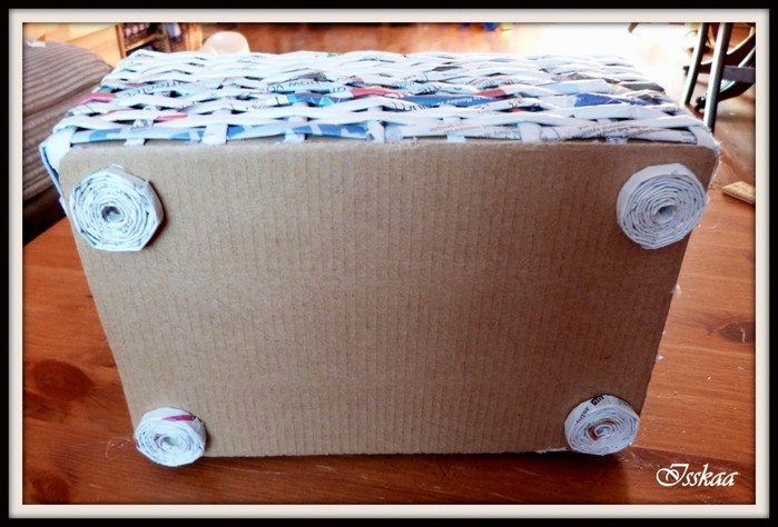 rustic trunk made with newspaper or magazine paper tubes 10