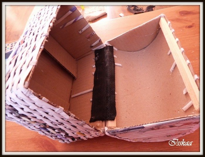 rustic trunk made with newspaper or magazine paper tubes 7