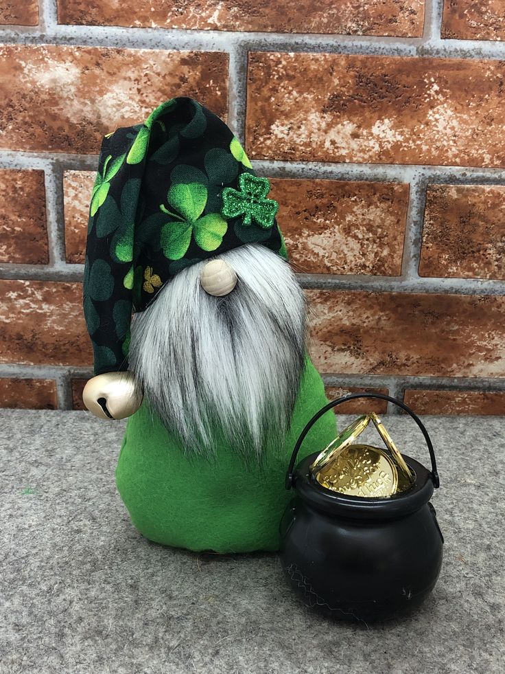 st patricks day gnome ideas 8