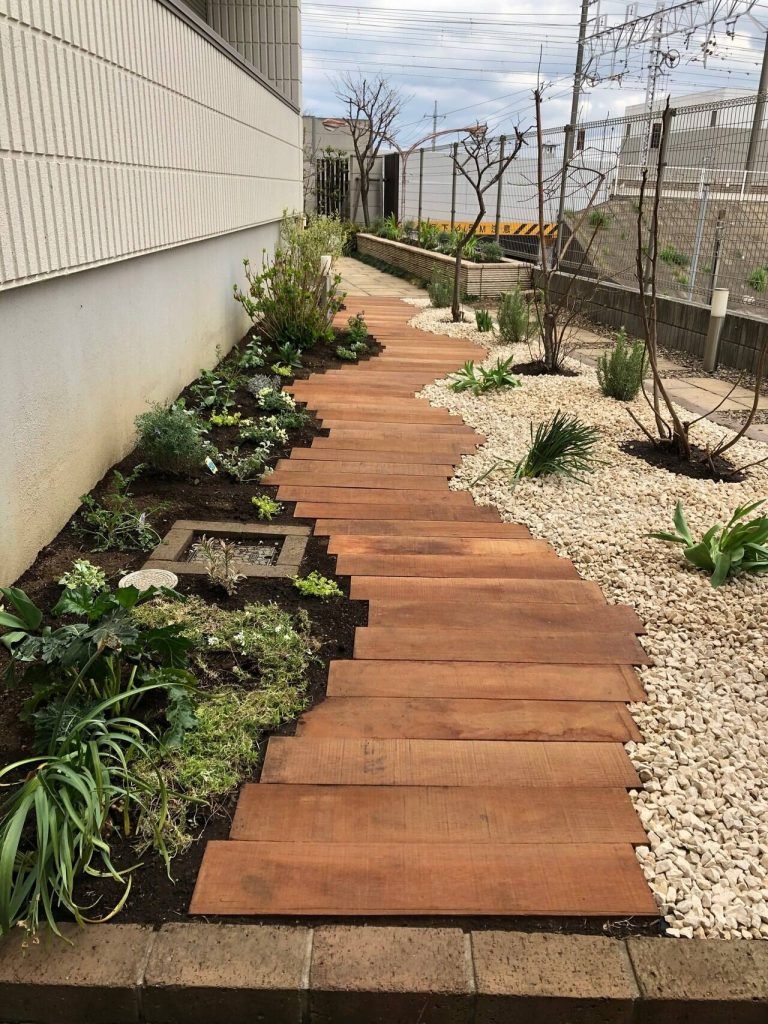 wooden walkway ideas for your garden 9